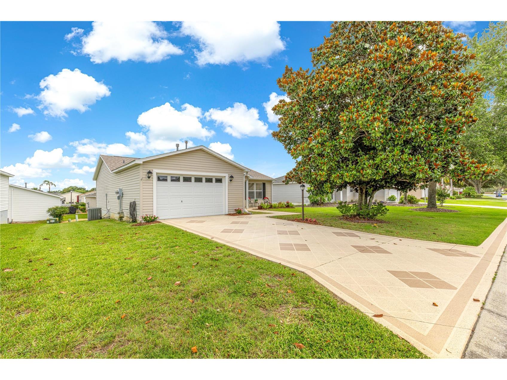 1019 Golden Grove Drive The Villages FL 32162 G5113721 image2
