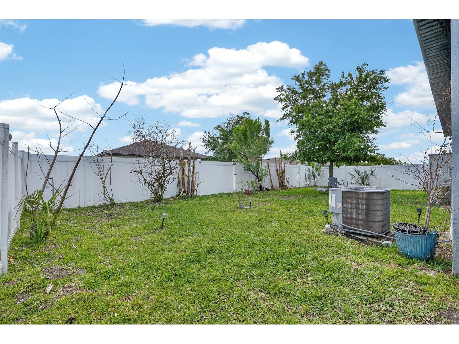 1019 Landing Lane Deltona FL 32738 V4948356 image33