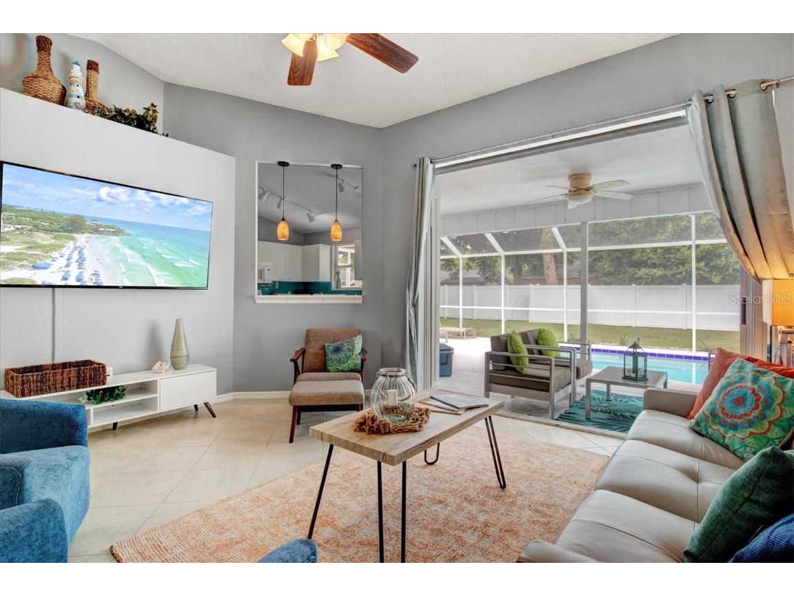 1019 Snead Avenue Sarasota FL 34237 A4510442 image13