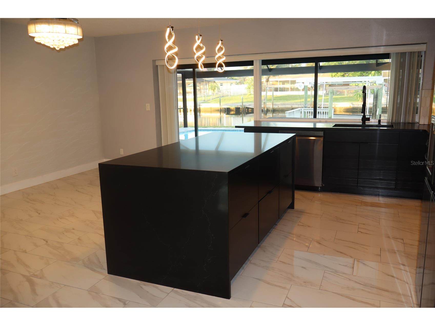 1019 Spindle Palm Way Apollo Beach FL 33572 TB8514547 image19
