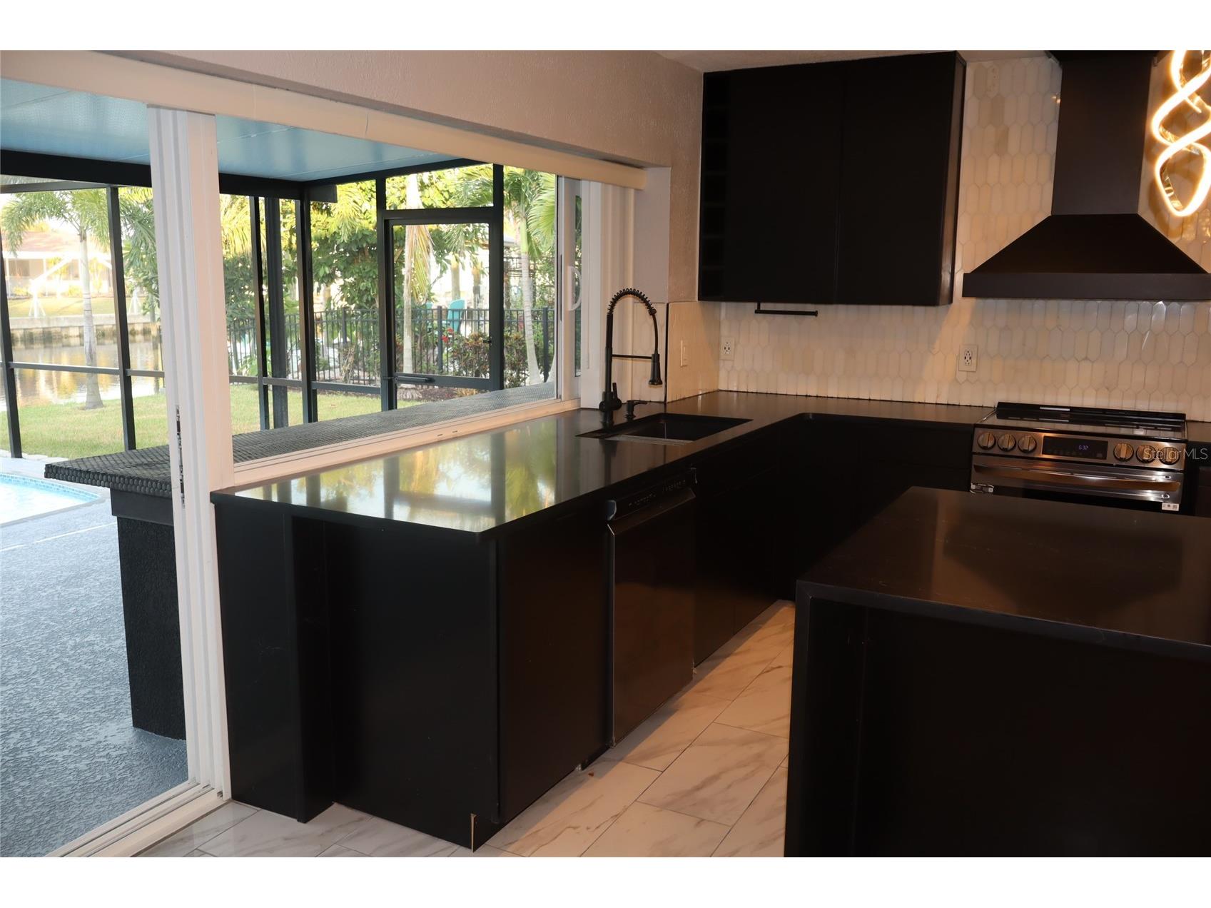 1019 Spindle Palm Way Apollo Beach FL 33572 TB8514547 image21