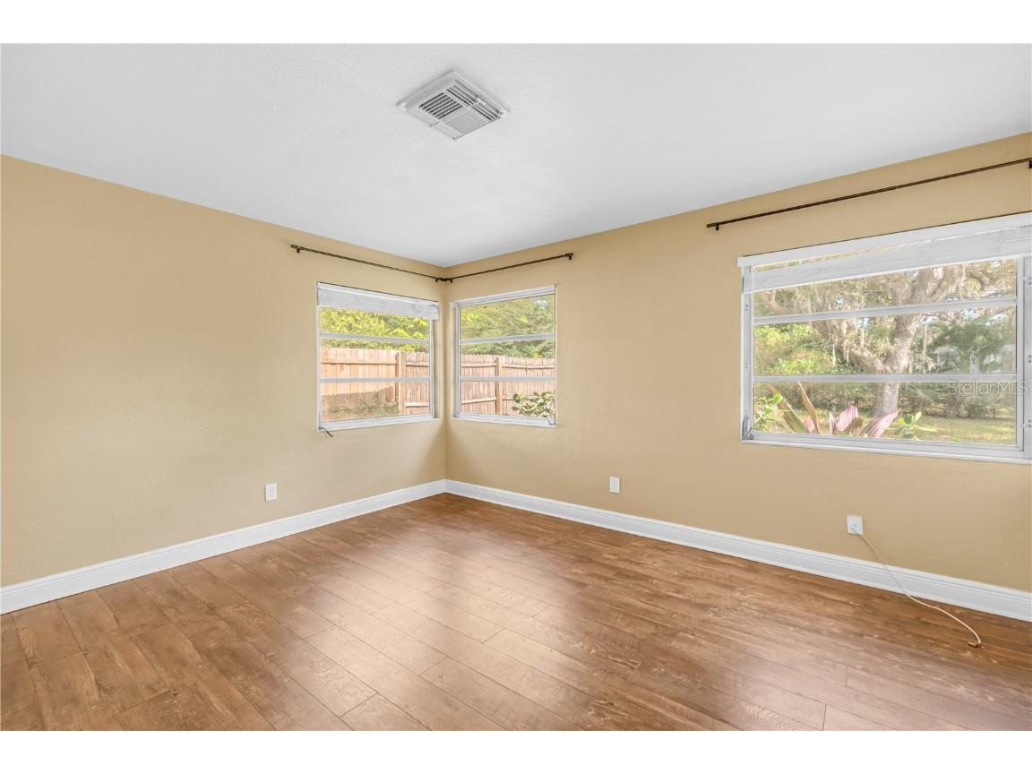 1019 Woodcrest Avenue Clearwater FL 33756 TB8456713 image16