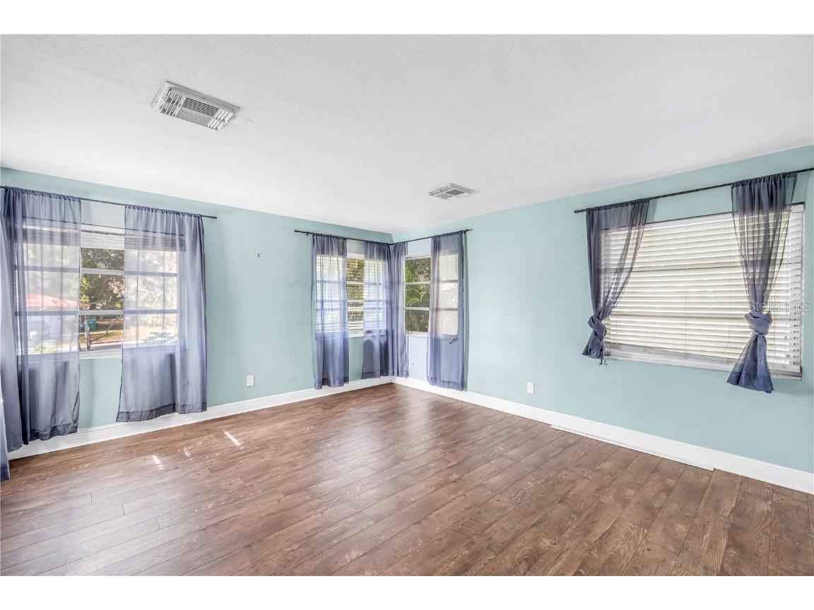 1019 Woodcrest Avenue Clearwater FL 33756 TB8456713 image19