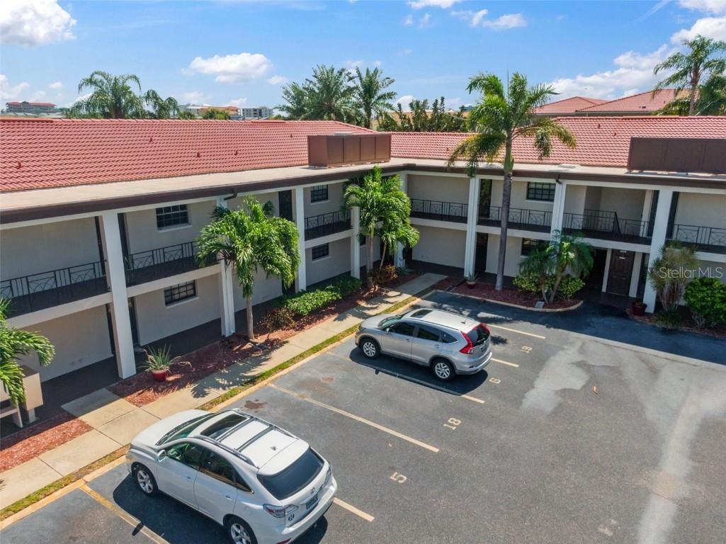 10190 Imperial Point Drive W #4 Largo FL 33774 U8247161 image1