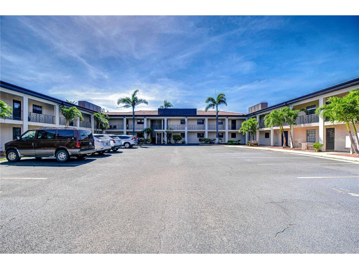 10190 Imperial Point Drive W #8 Largo FL 33774 TB8367808 image1