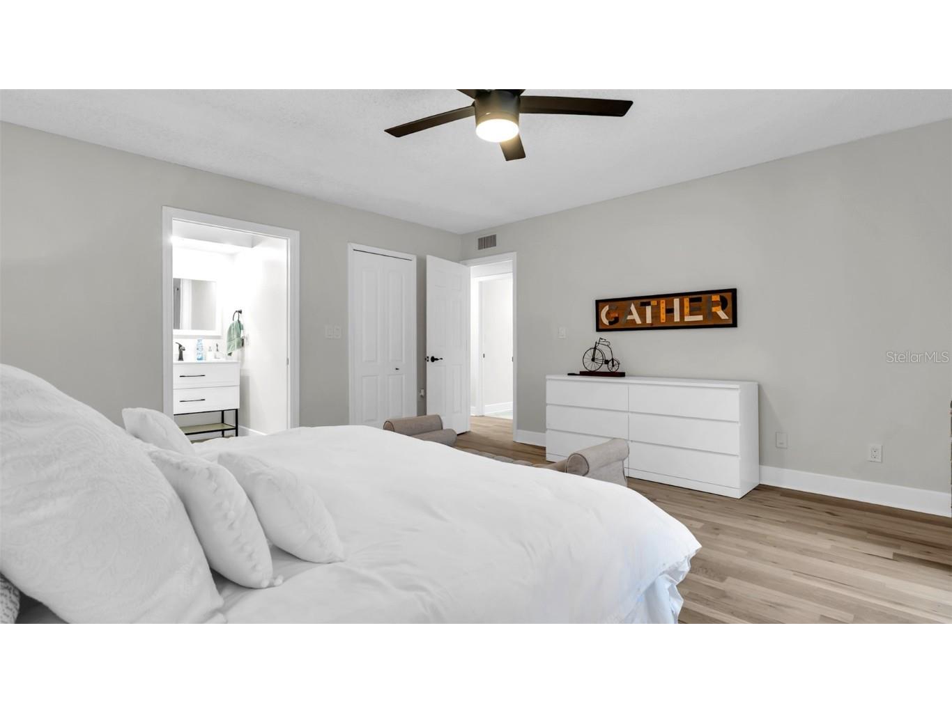 10192 Seminole Island Drive Largo FL 33773 TB8457742 image18