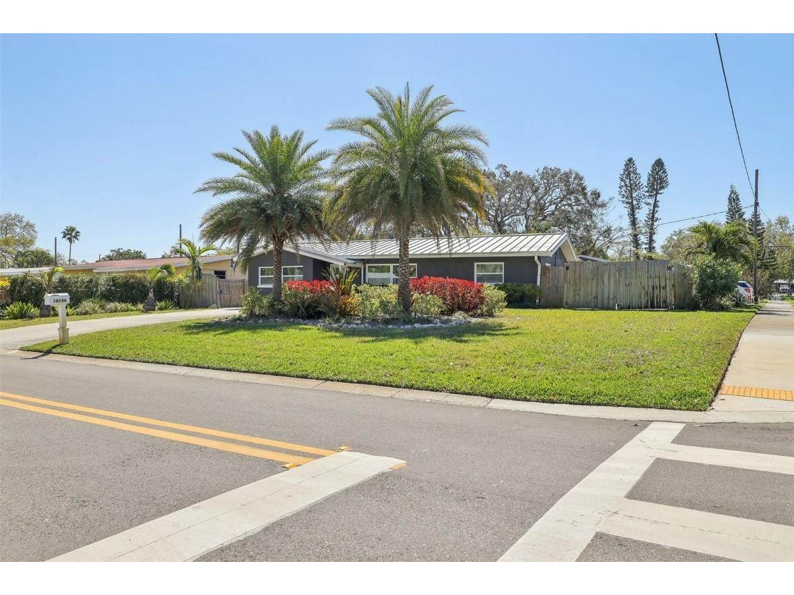 10194 65th Avenue N Seminole FL 33772 TB8362085 image1