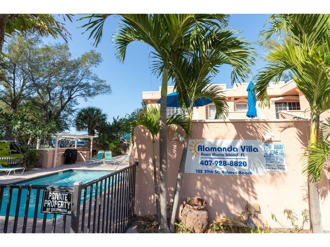 102 39th Street #2 Holmes Beach FL 34217 A4597240 image1