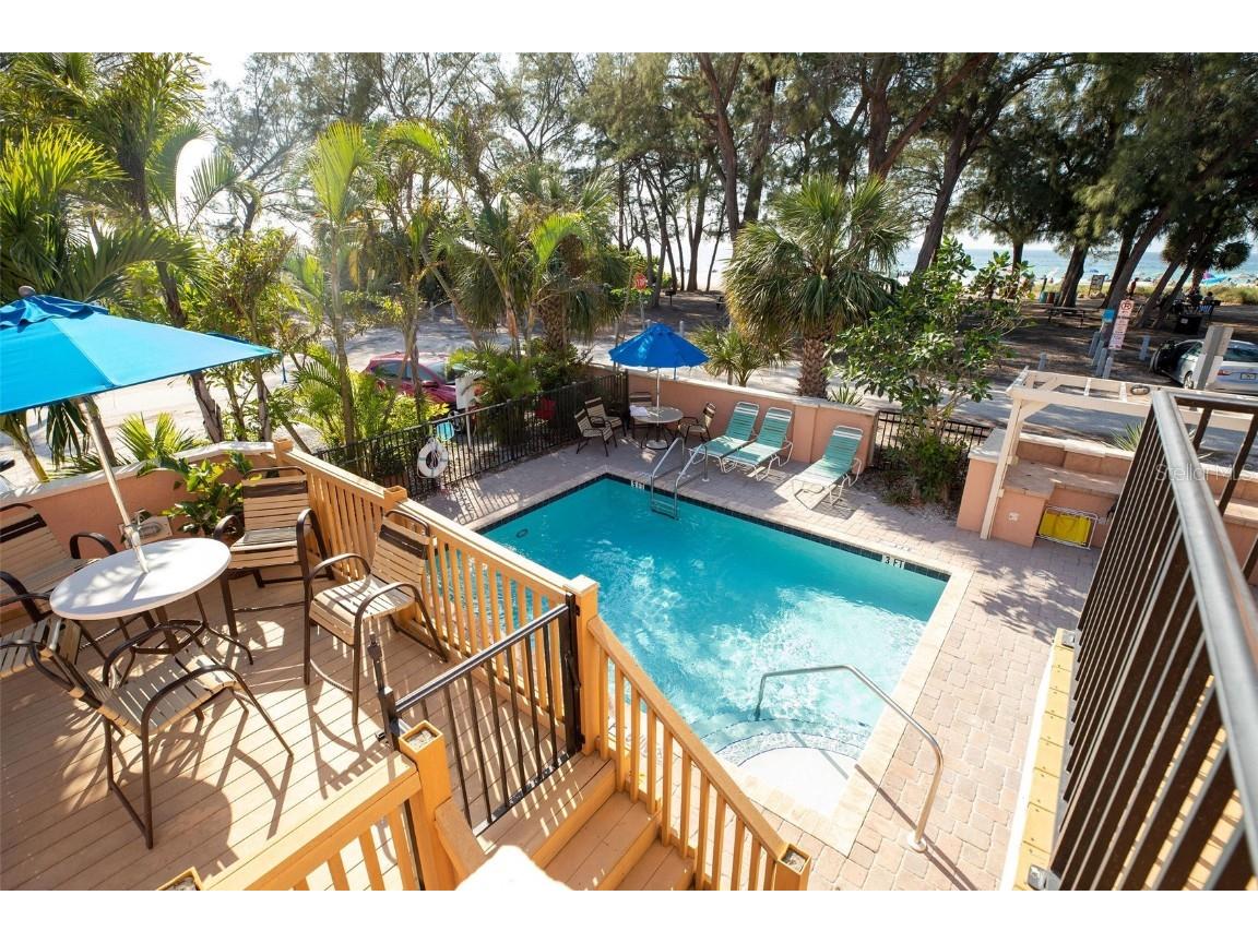 102 39th Street #2 Holmes Beach FL 34217 A4597240 image5