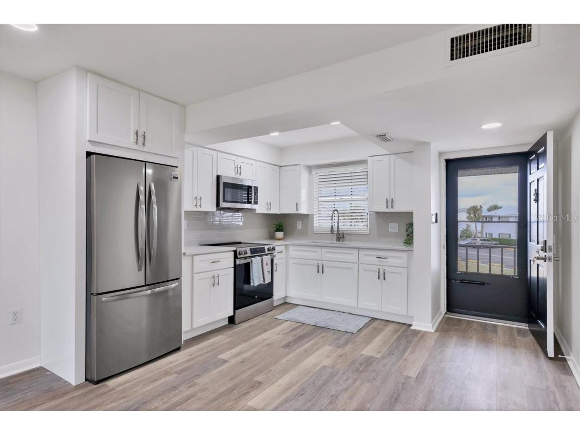 102 46th Avenue Terrace W #402 Bradenton FL 34207 A4641408 image2