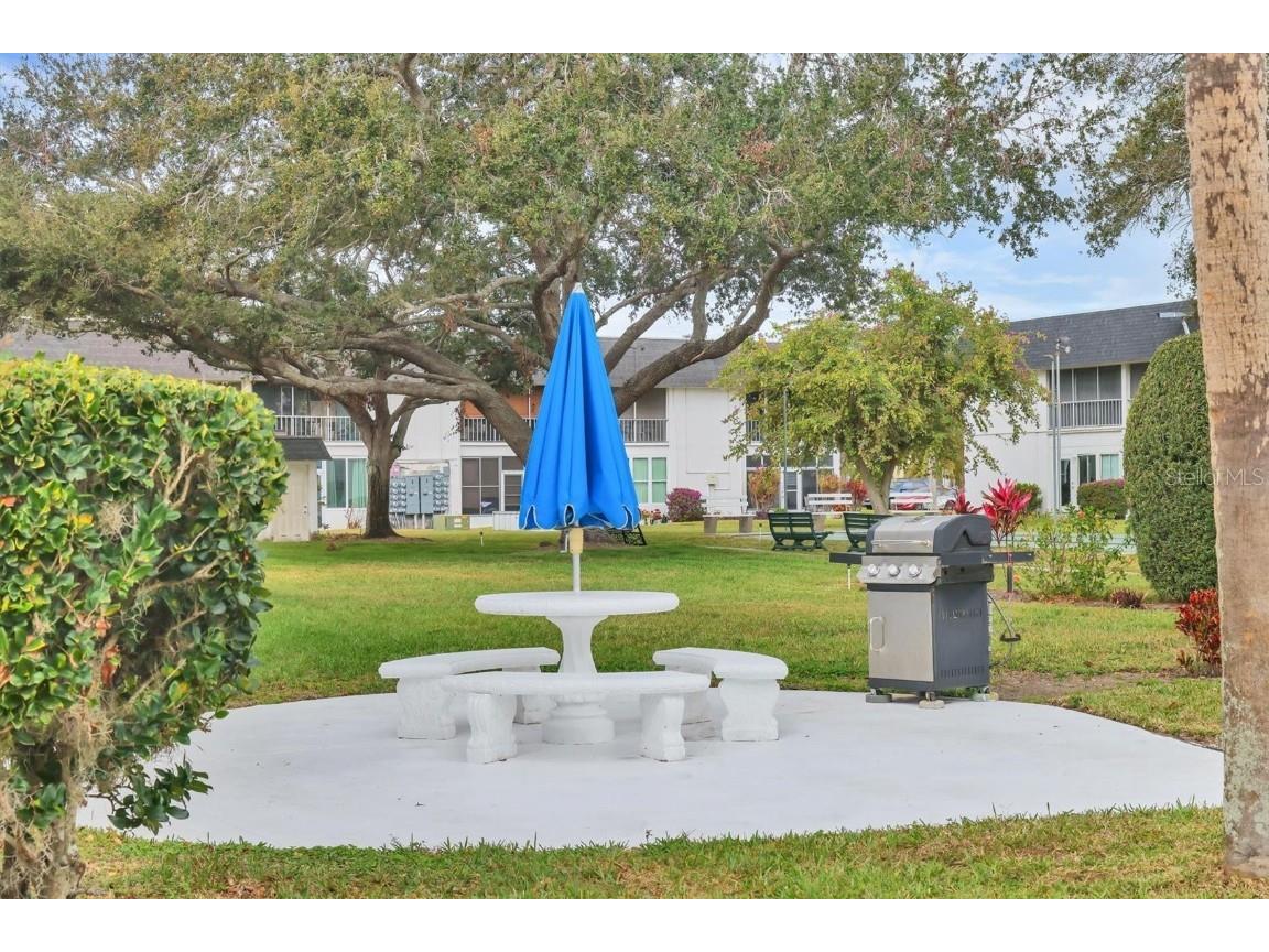 102 46th Avenue Terrace W #402 Bradenton FL 34207 A4641408 image32