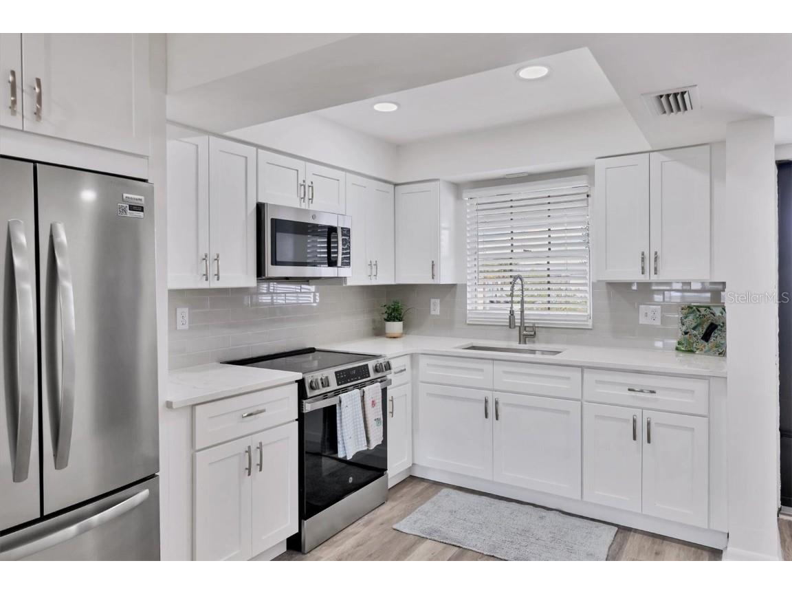 102 46th Avenue Terrace W #402 Bradenton FL 34207 A4641408 image4