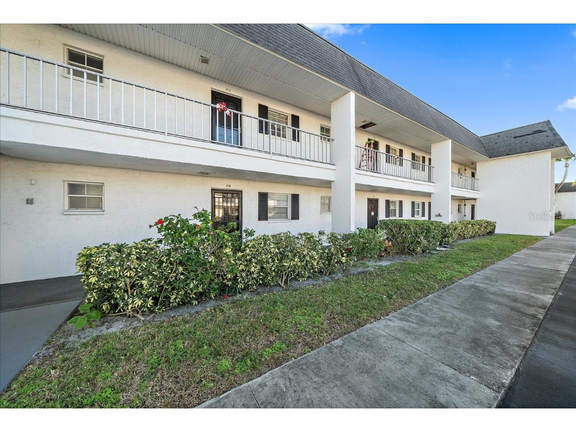 102 47th Avenue Drive W #338 Bradenton FL 34207 A4631388 image1