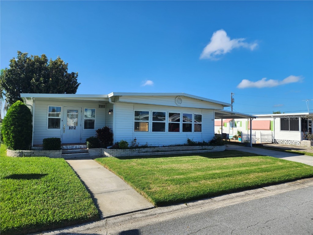 102 48th Avenue Drive W Bradenton FL 34207 A4576953 image1