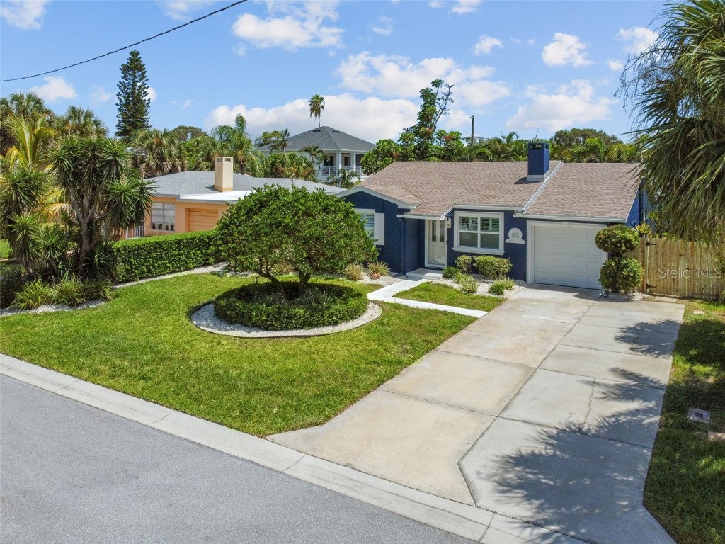 102 4th Street Belleair Beach FL 33786 U8208068 image1