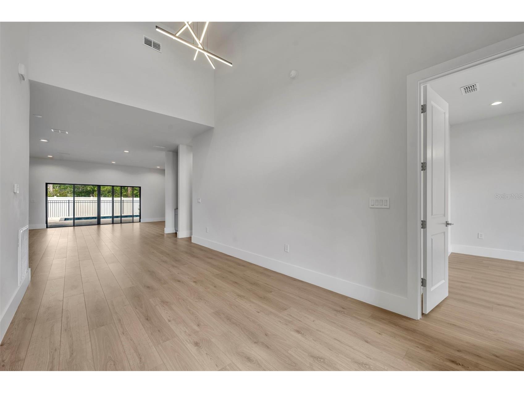 102 Bell Place Winter Park FL 32792 O6398118 image4