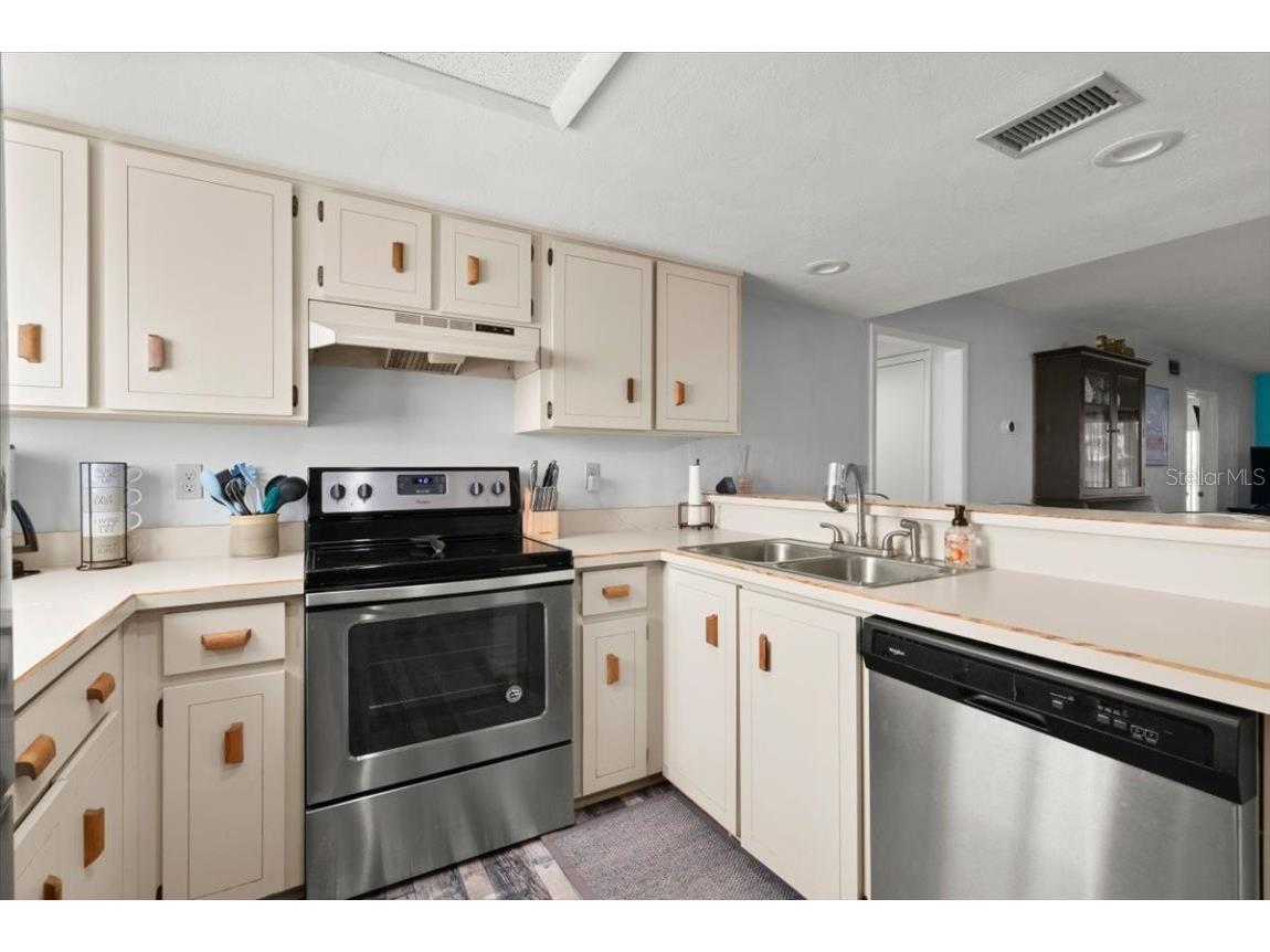 102 Bob White Court #102C Daytona Beach FL 32119 V4945814 image6