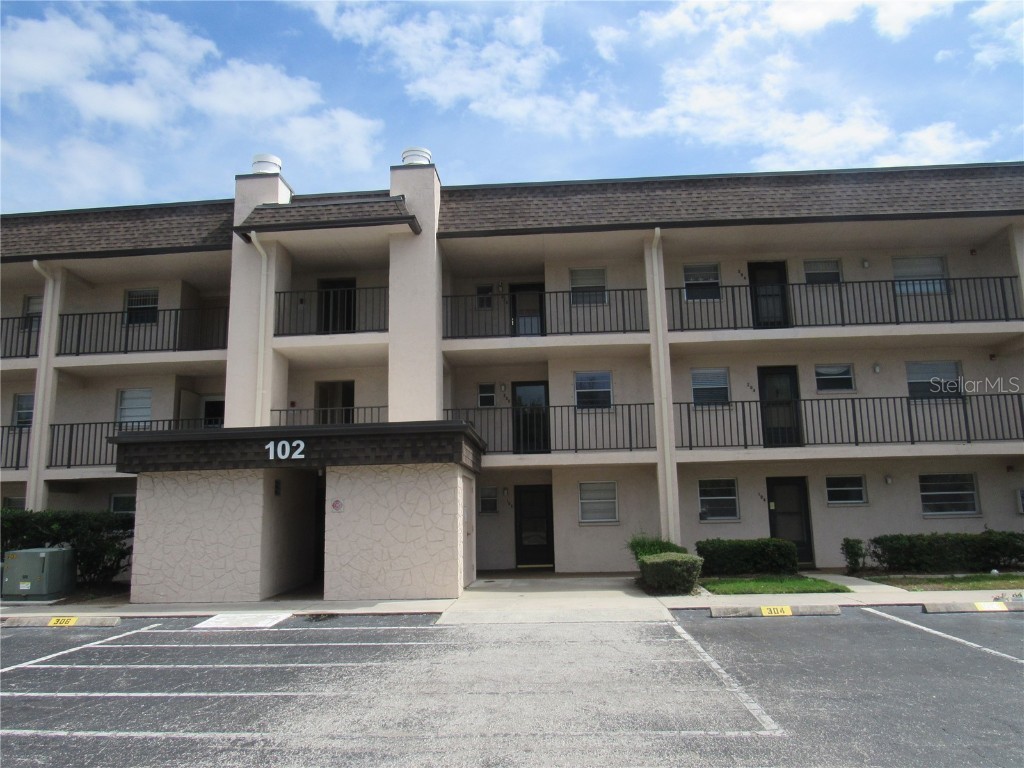 102 Capri Isles Boulevard #206 Venice FL 34292 N6131673 image1