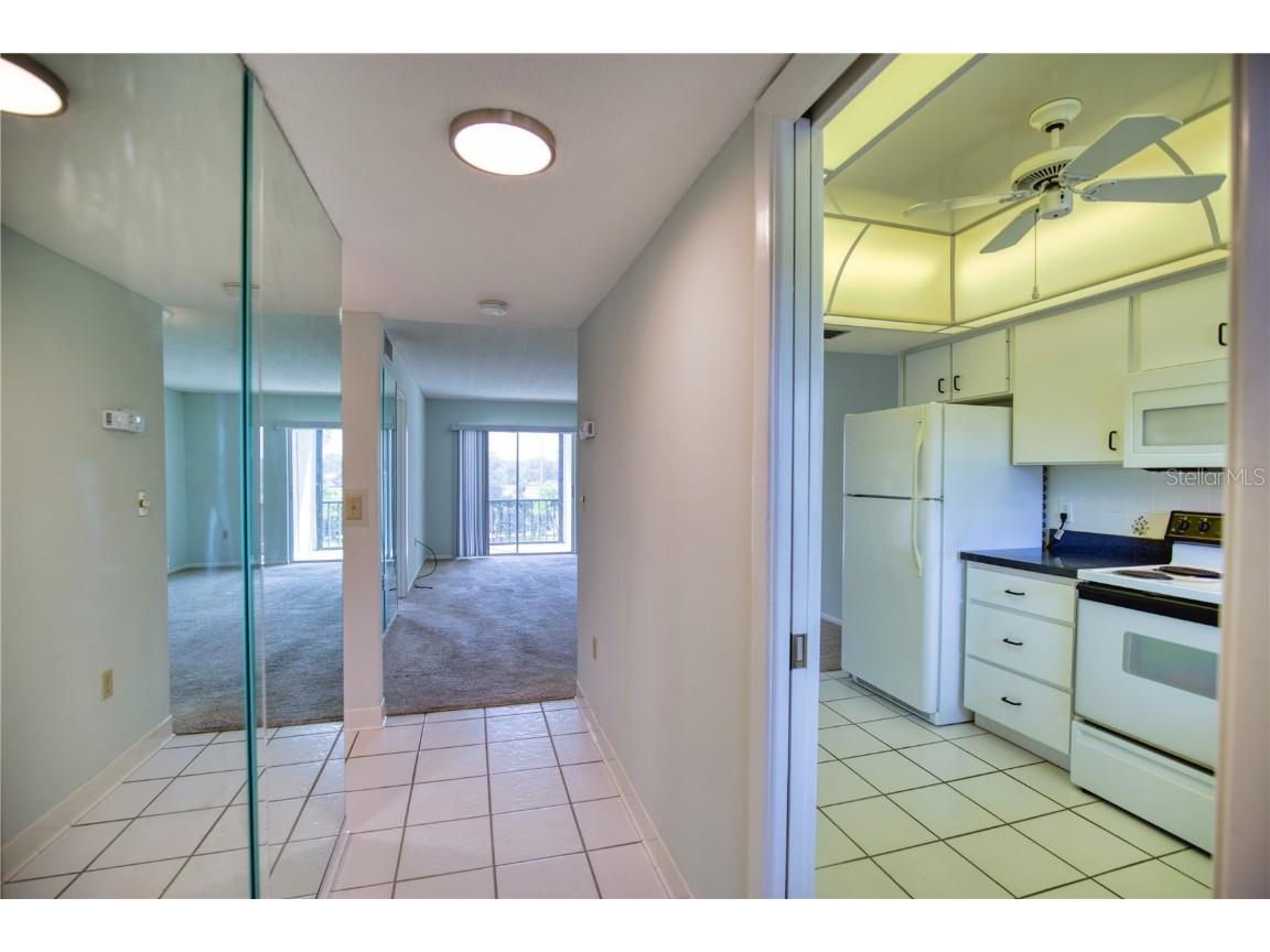 102 Capri Isles Boulevard #207 Venice FL 34292 N6140435 image5