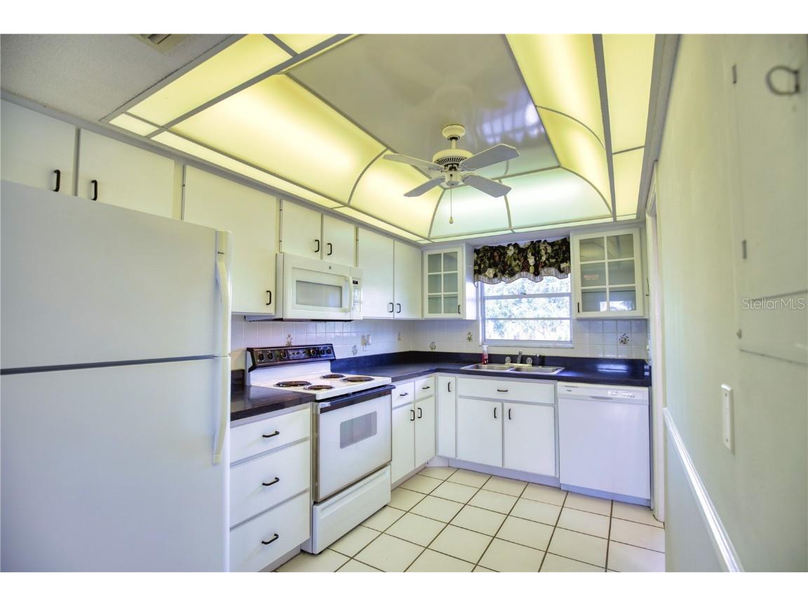 102 Capri Isles Boulevard #207 Venice FL 34292 N6140435 image7