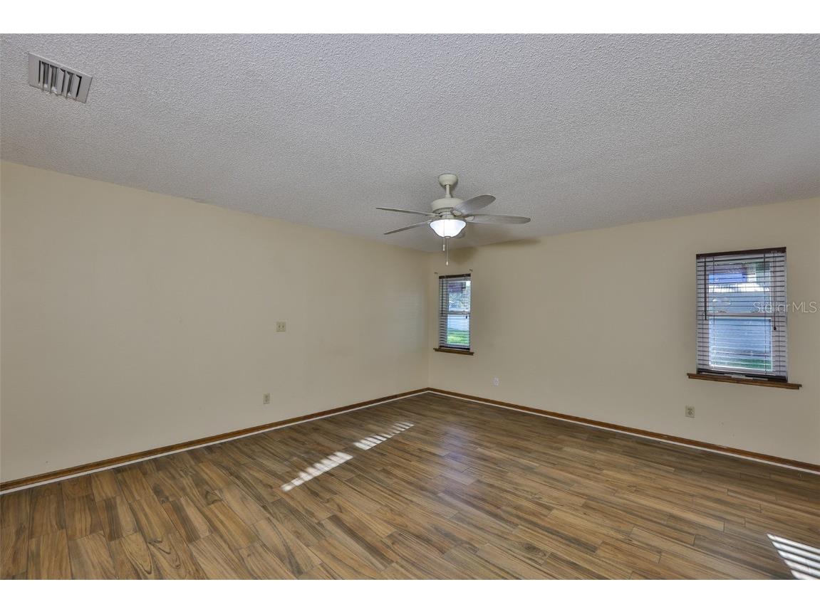 102 Cash Drive Seffner FL 33584 TB8411956 image25