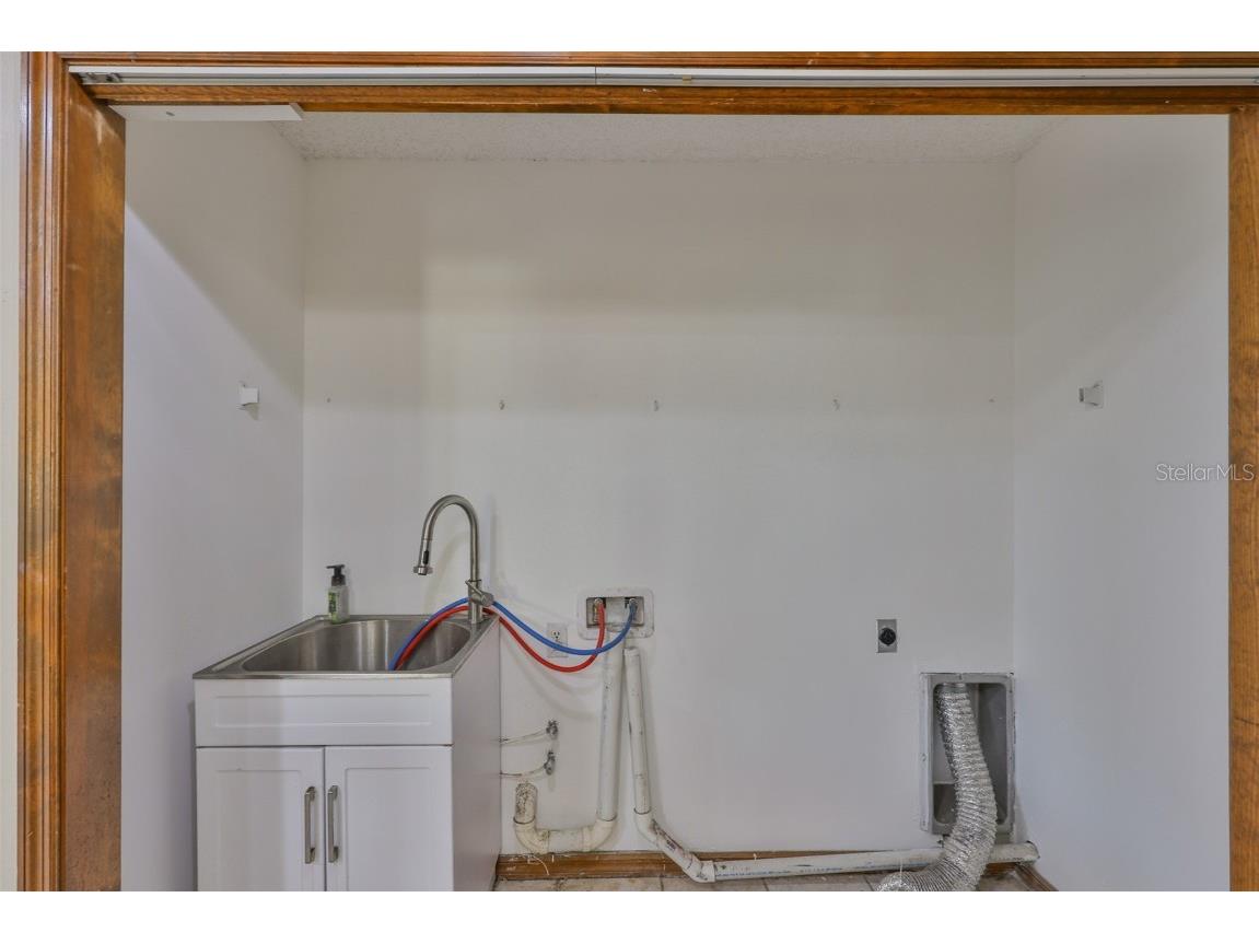 102 Cash Drive Seffner FL 33584 TB8411956 image36