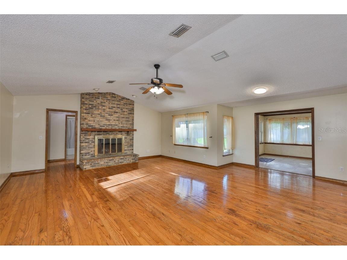 102 Cash Drive Seffner FL 33584 TB8411956 image5