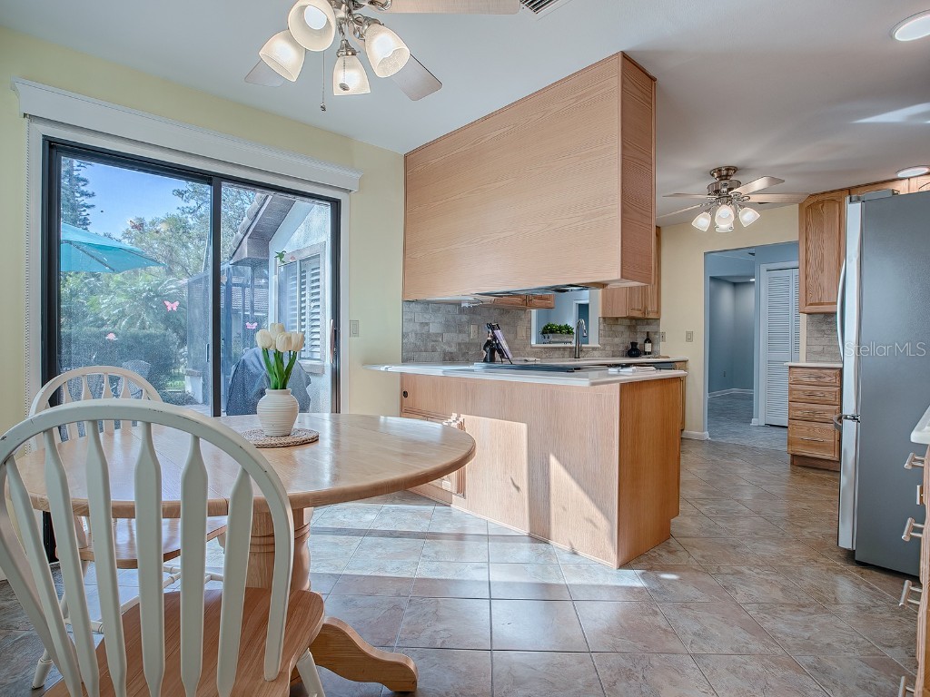 102 Cedar Way Yalaha FL 34797 - LAKE HARRIS G5090556 image7