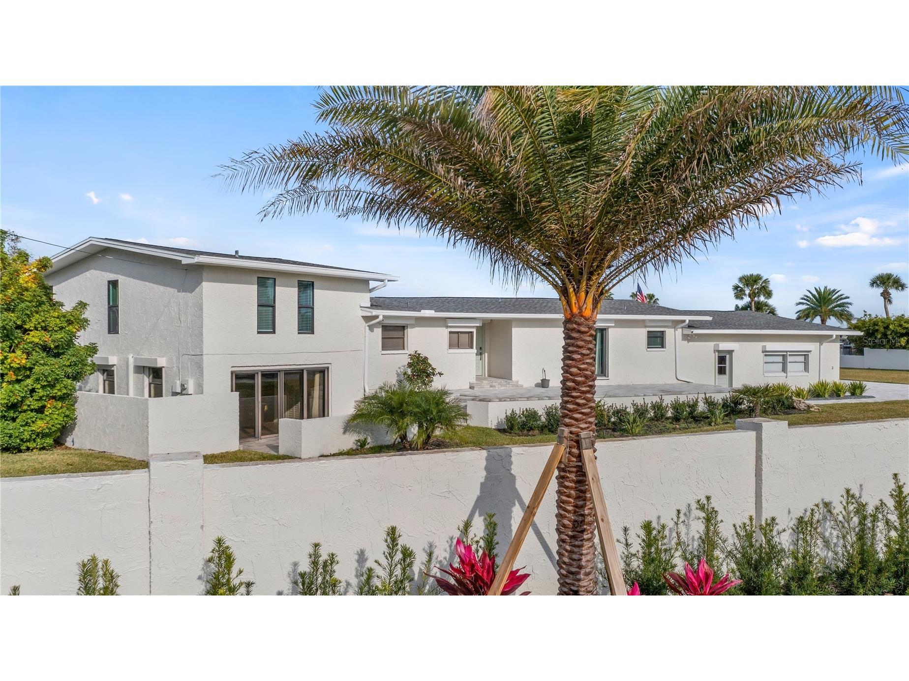 102 East Circle New Smyrna Beach FL 32169 - INTRACOASTAL WATERWAY O6347549 image1