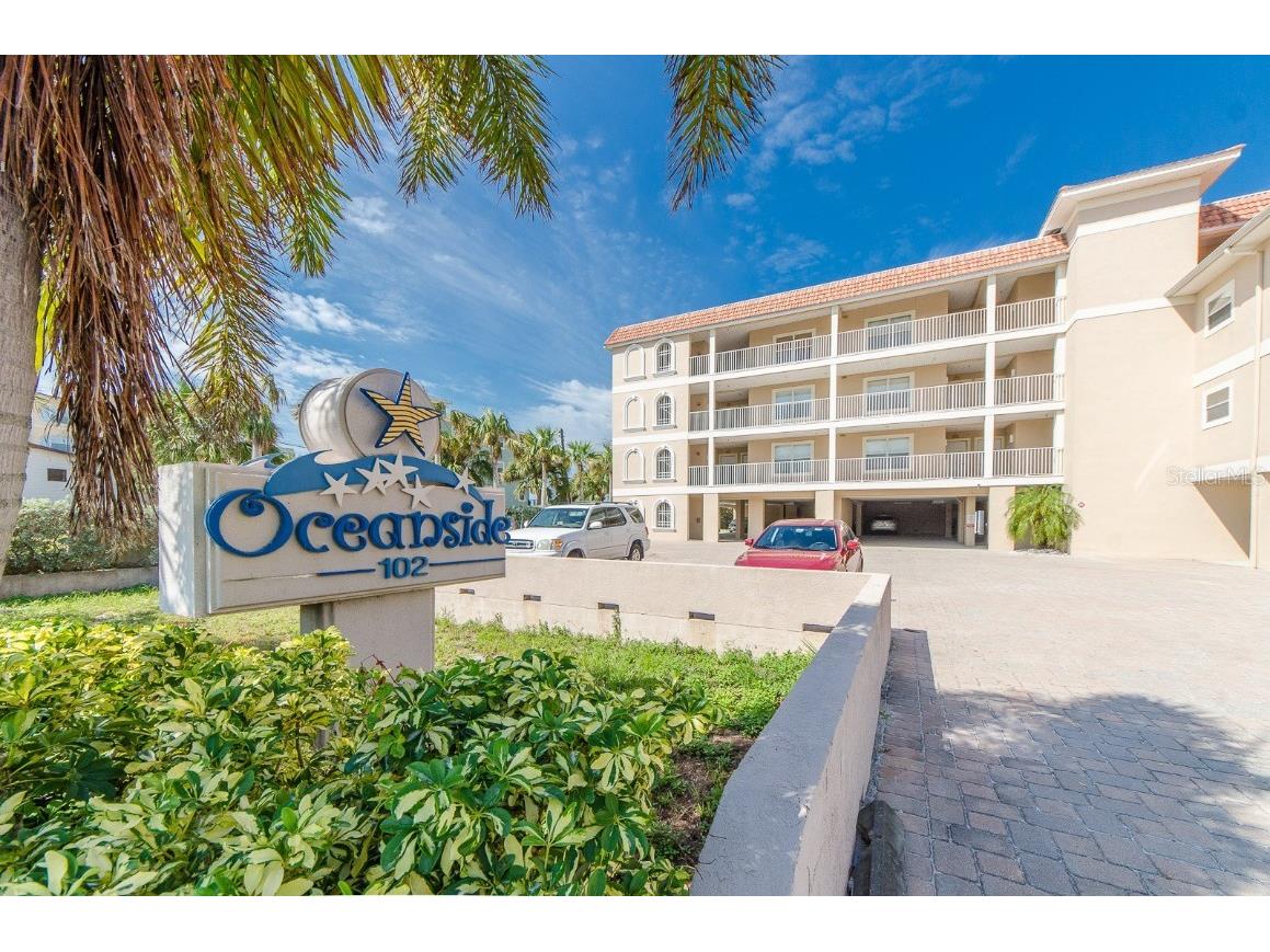 102 Gulf Boulevard #305 Indian Rocks Beach FL 33785 J969146 image1