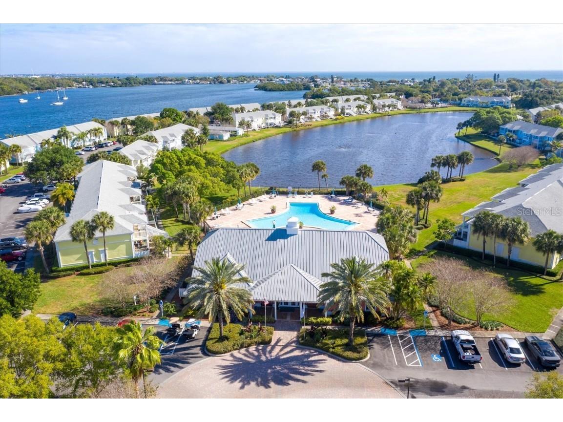 102 Pompano Drive SE #C Saint Petersburg FL 33705 - BIG BAYOU U8241877 image1