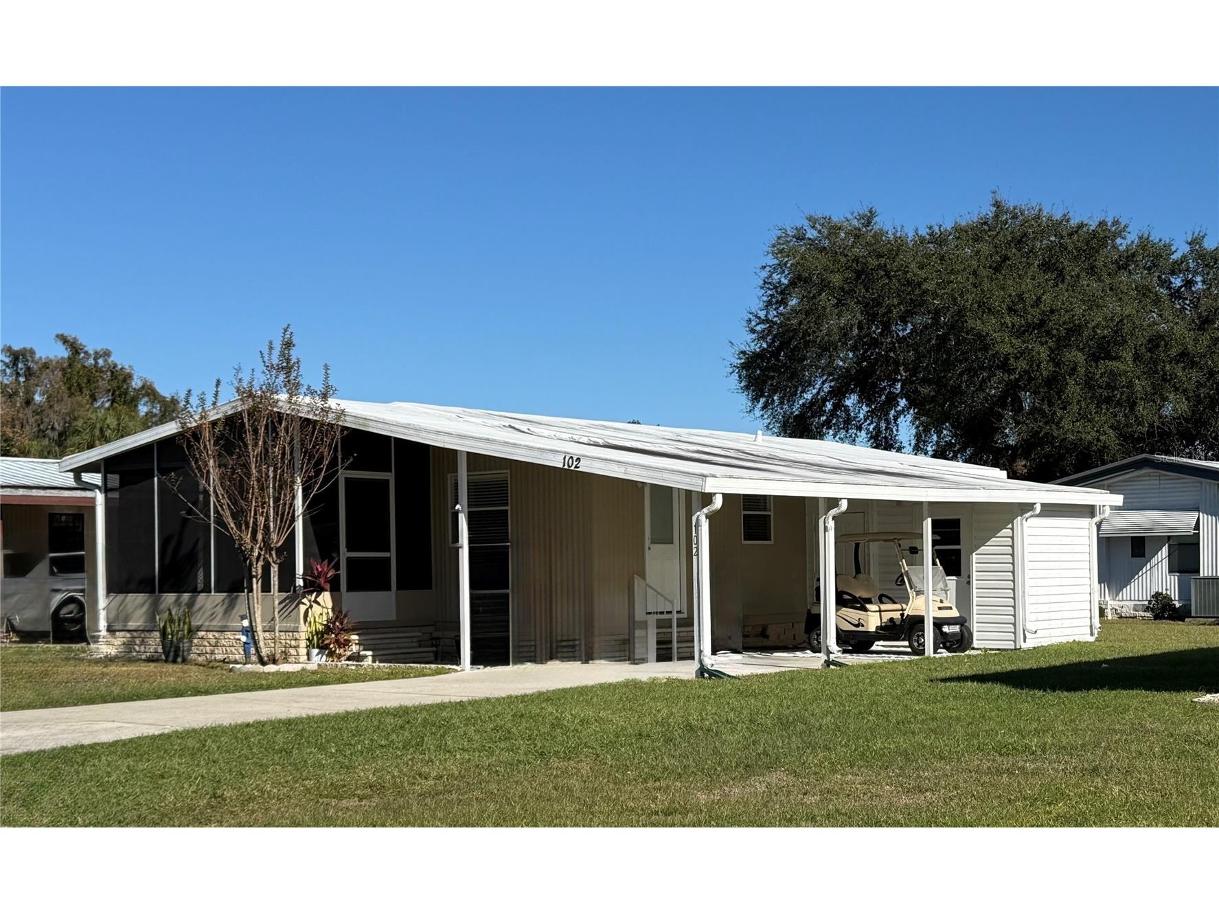 102 Robin Lane Wildwood FL 34785 - LAKE OKAHUMPKA G5105605 image1