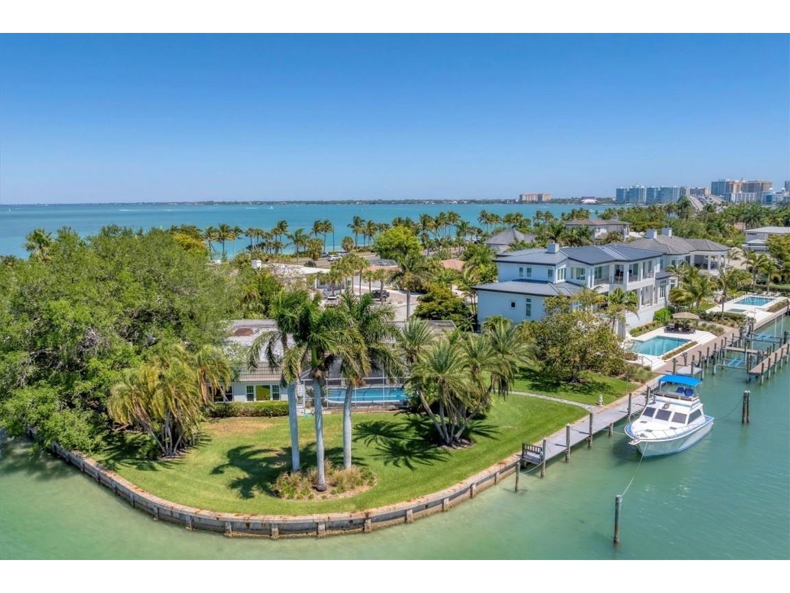 102 Seagull Lane Sarasota FL 34236 A4675538 image1