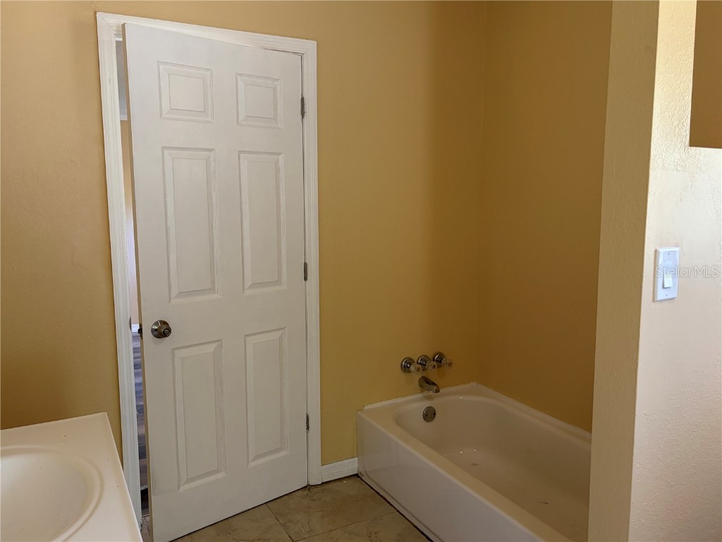 102 Third Street Lady Lake FL 32159 OM711686 image11