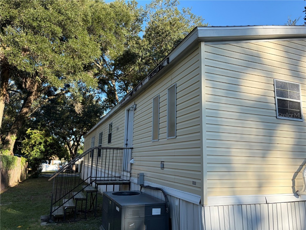 102 Third Street Lady Lake FL 32159 OM711686 image17