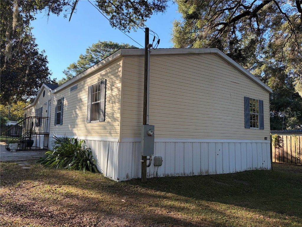 102 Third Street Lady Lake FL 32159 OM711686 image2