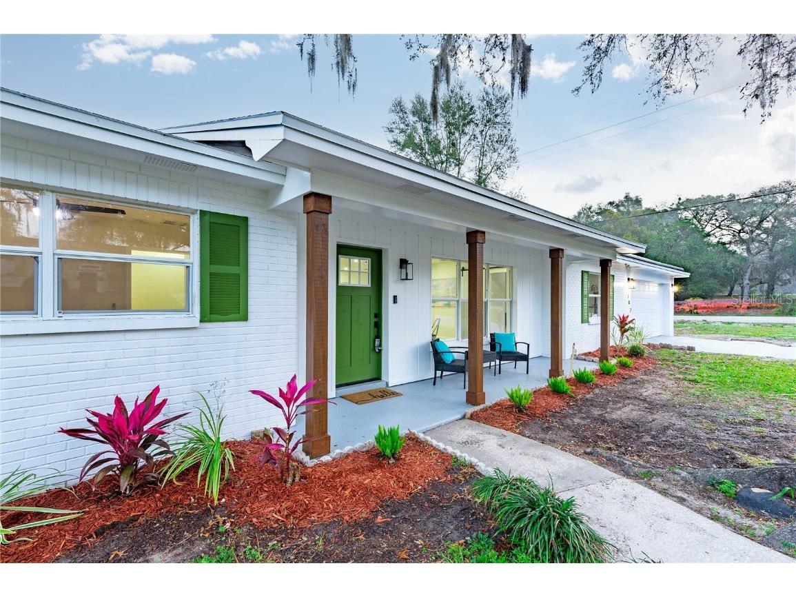 102 W Anglewood Drive Brandon FL 33511 U8189235 image1