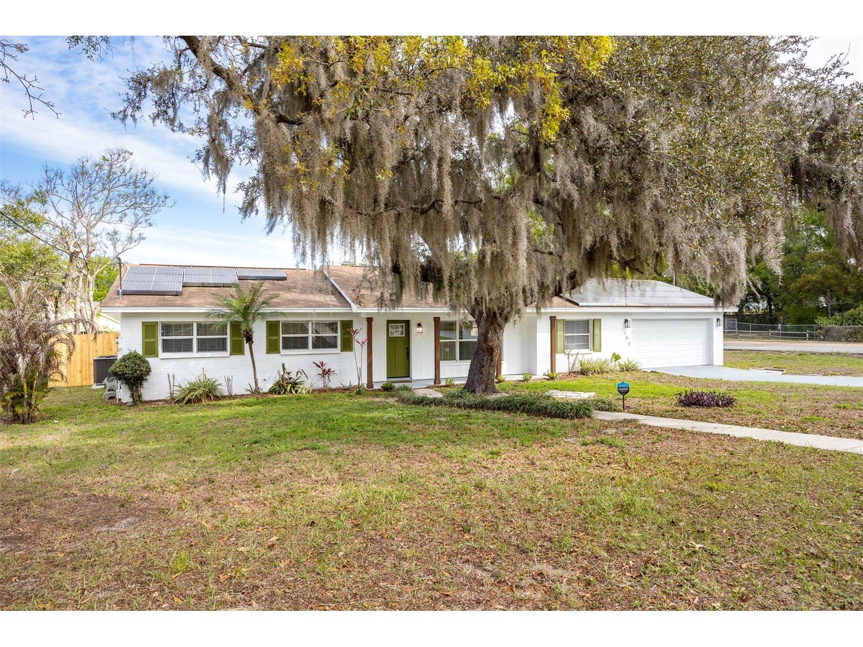 102 W Anglewood Drive Brandon FL 33511 TB8488518 image2