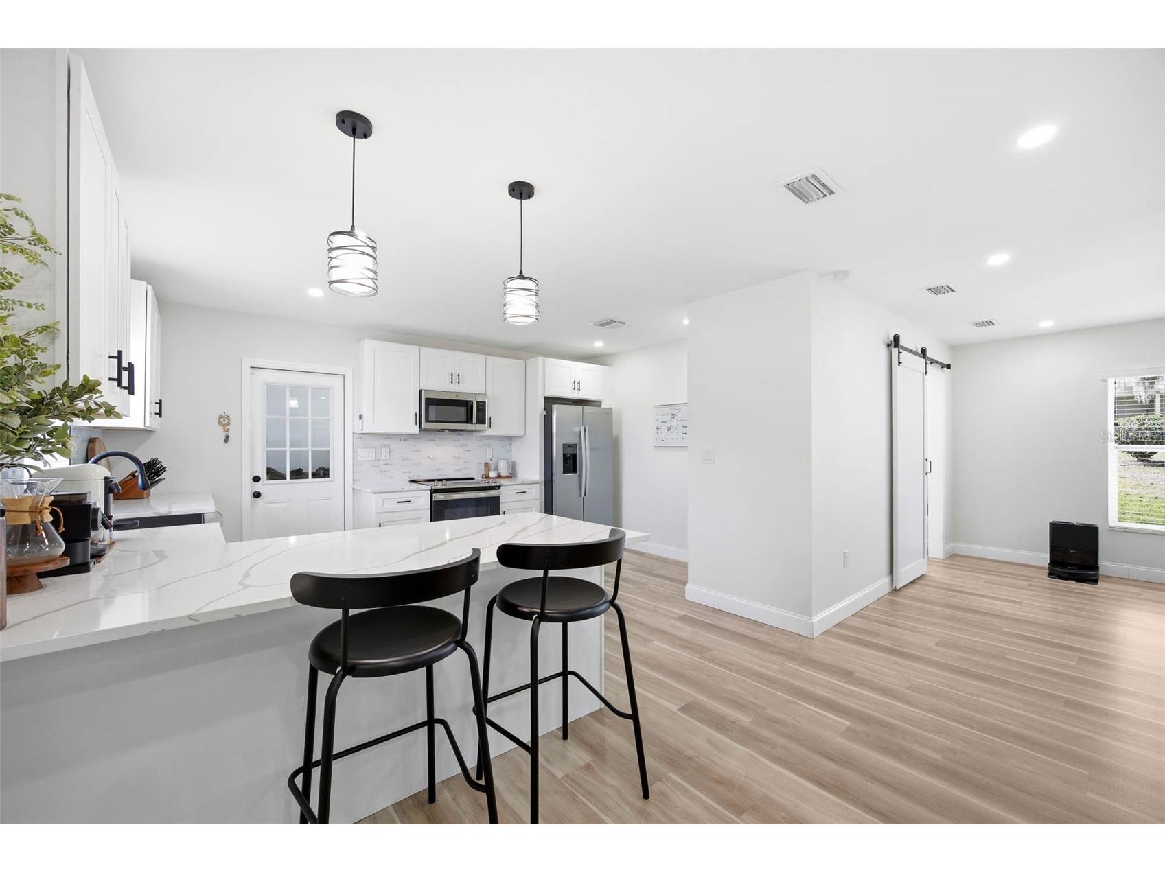 102 W Anglewood Drive Brandon FL 33511 TB8488518 image7