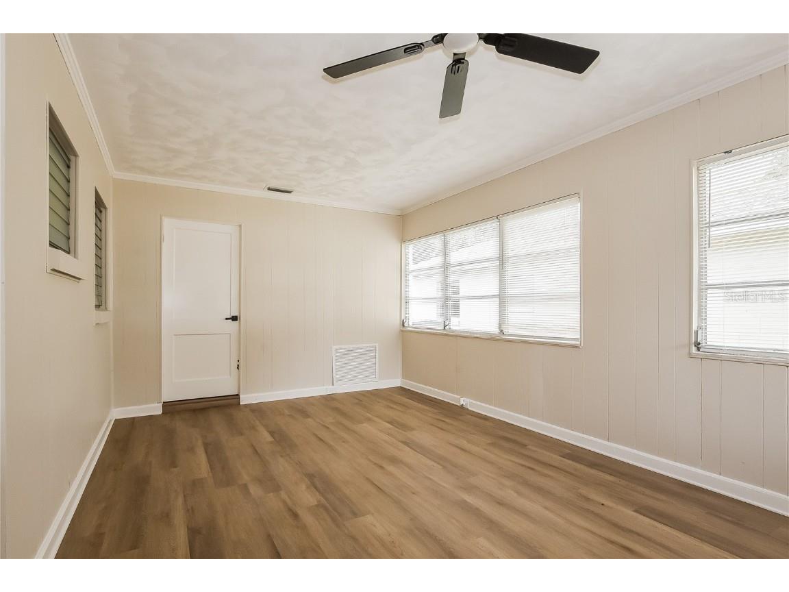 102 W Saint Louis Avenue Eustis FL 32726 TB8432598 image9