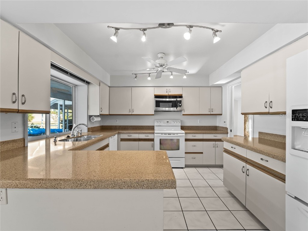 102 Windward Drive Osprey FL 34229 A4671793 image12