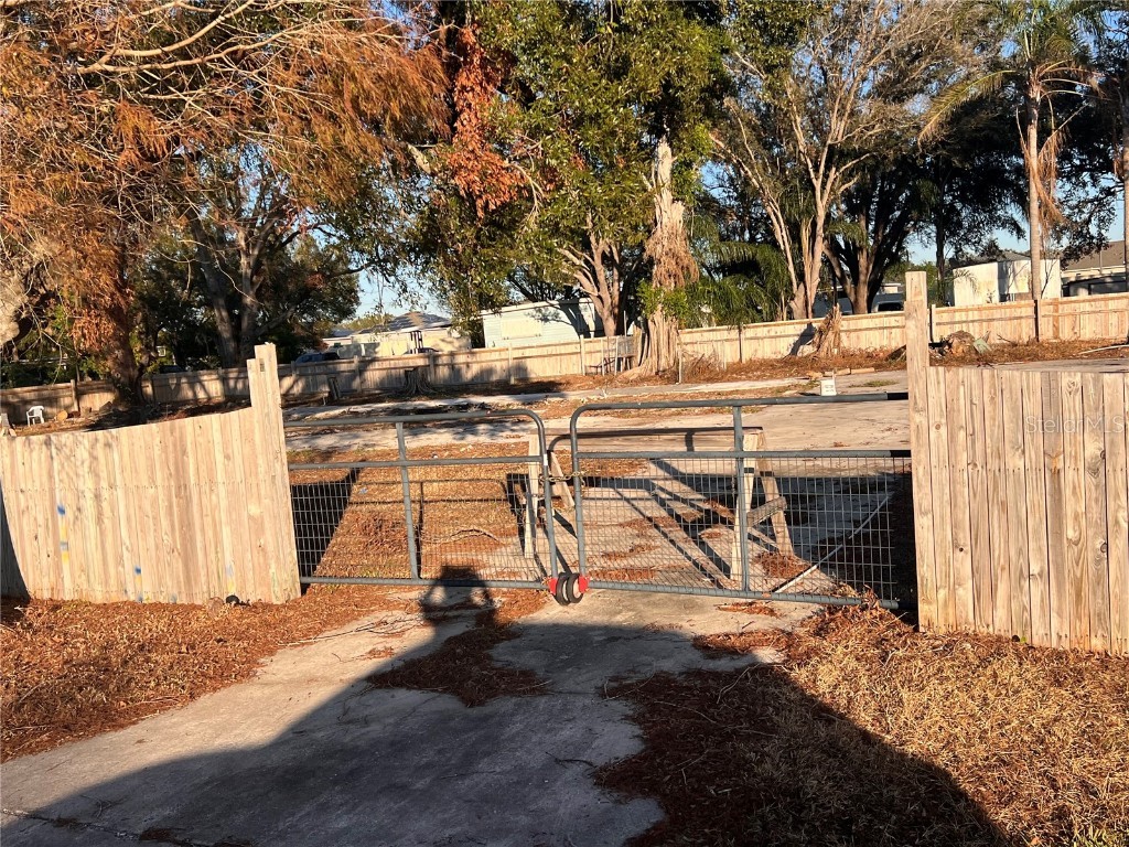 102 and 104 Domino Drive N Ruskin FL 33570 A4634278 image9