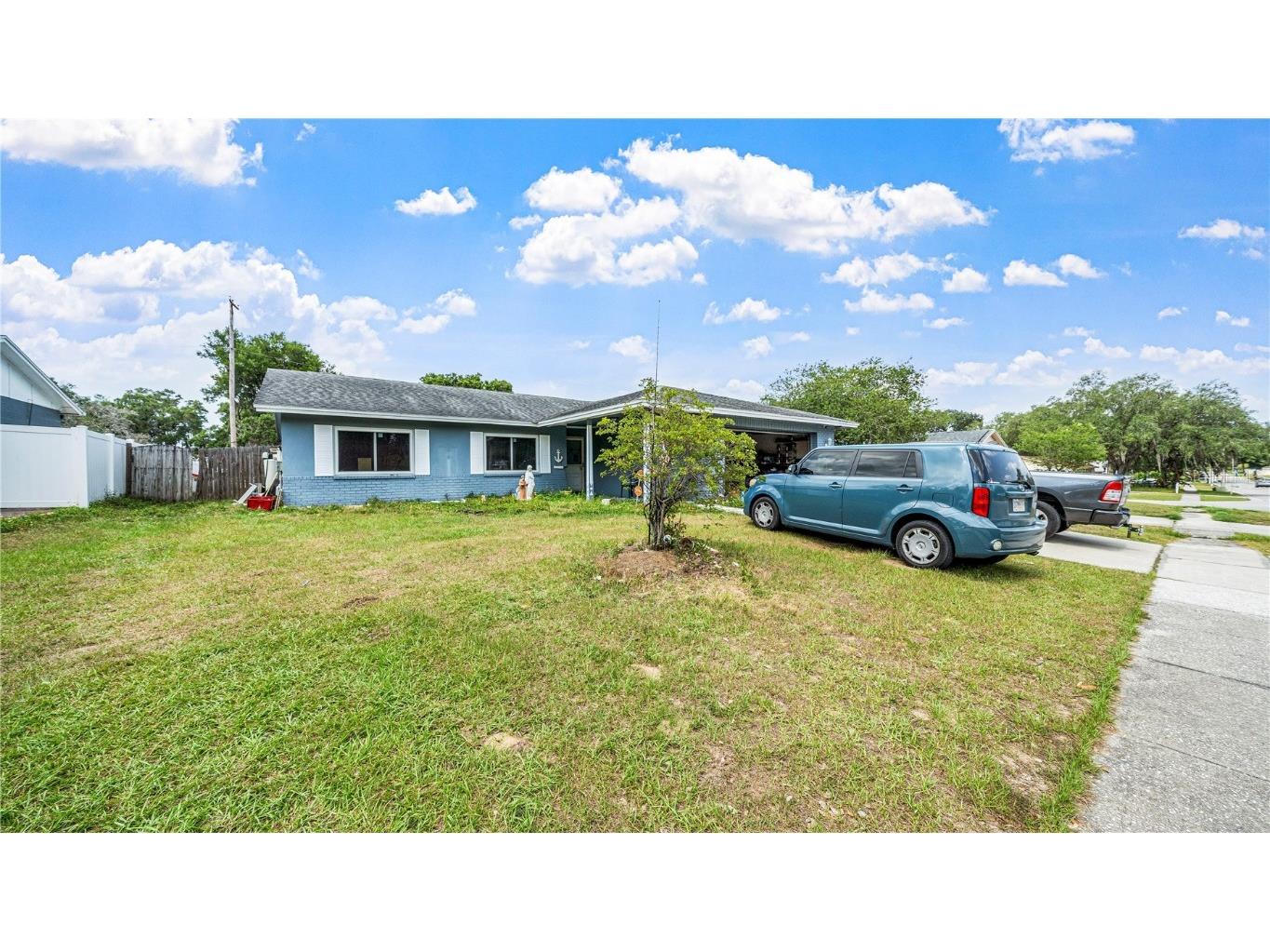 1020 Brandon Lakes Avenue Valrico FL 33594 A4611092 image1