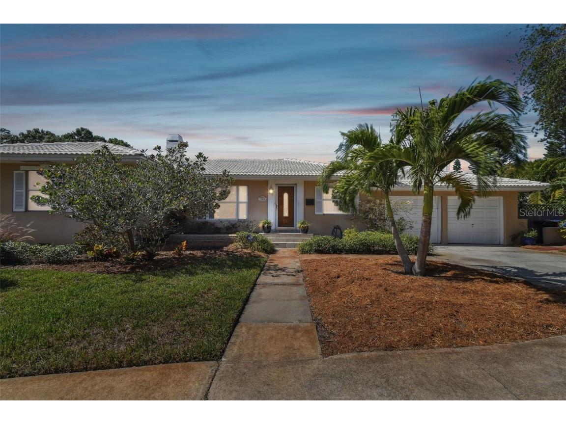 1020 Snell Isle Boulevard NE Saint Petersburg FL 33704 U8202362 image1