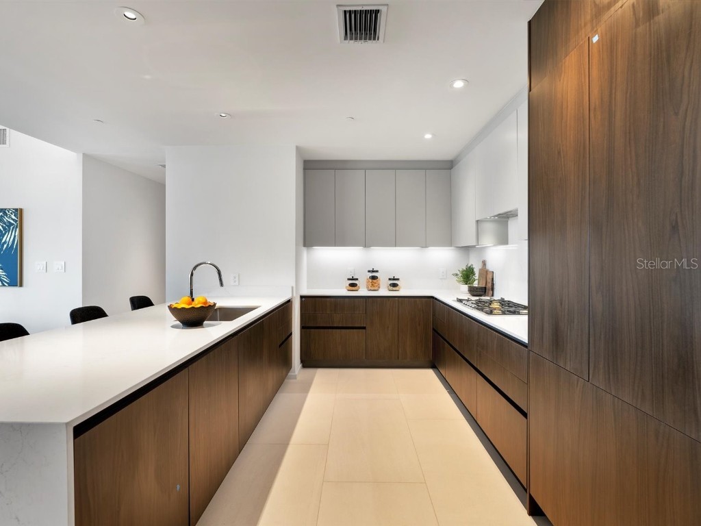 1020 Sunset Point Road #103 Clearwater FL 33755 TB8435690 image11