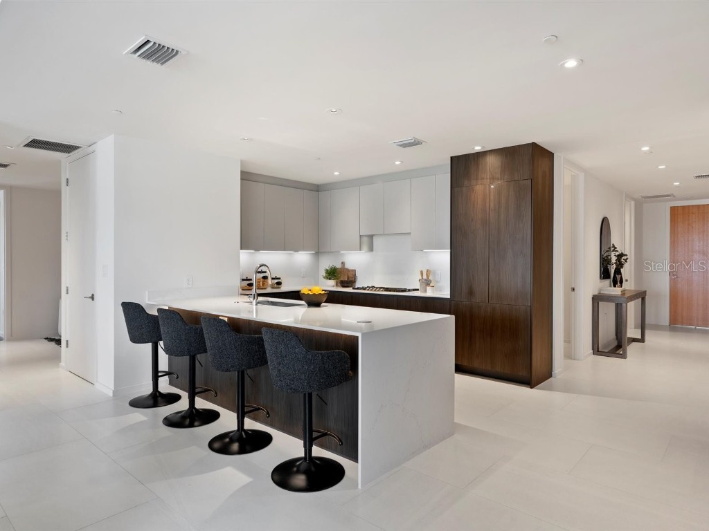 1020 Sunset Point Road #103 Clearwater FL 33755 TB8435690 image9