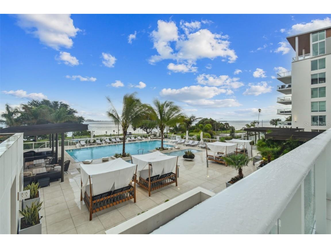 1020 Sunset Point Road #207 Clearwater FL 33755 U8215247 image1