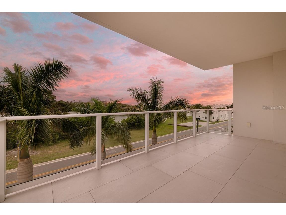 1020 Sunset Point Road #213 Clearwater FL 33755 TB8406728 image2