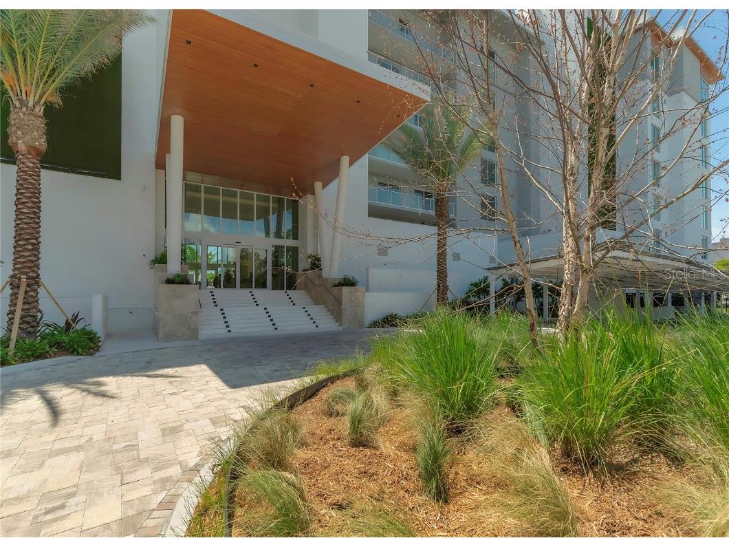 1020 Sunset Point Road #302 Clearwater FL 33755 TB8419333 image3