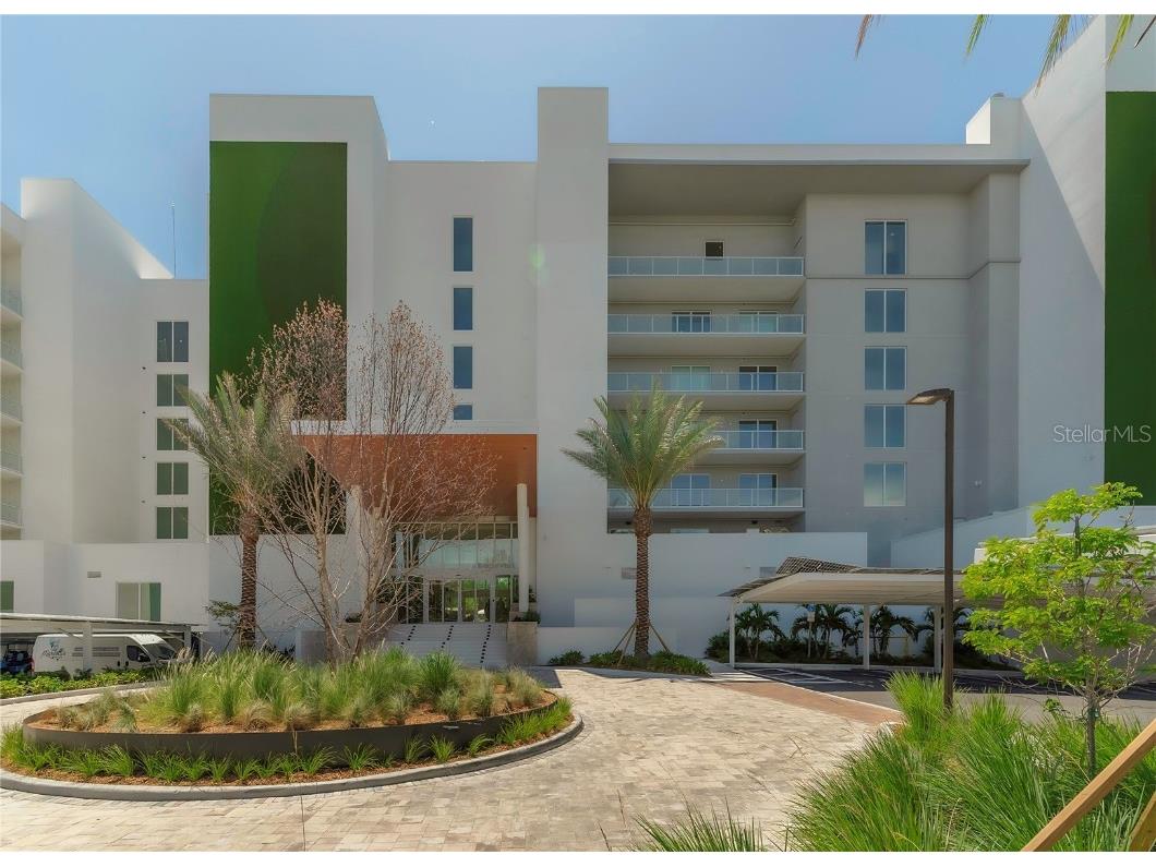 1020 Sunset Point Road #302 Clearwater FL 33755 TB8419333 image4